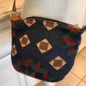 Accessories Unlimited Geometric Patterned Crossbody Bag Zip Top